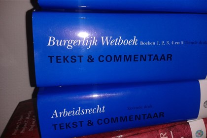 foto wetboeken boekenkast